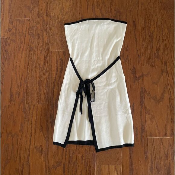 Cream strapless wrap dress - Picture 7 of 8